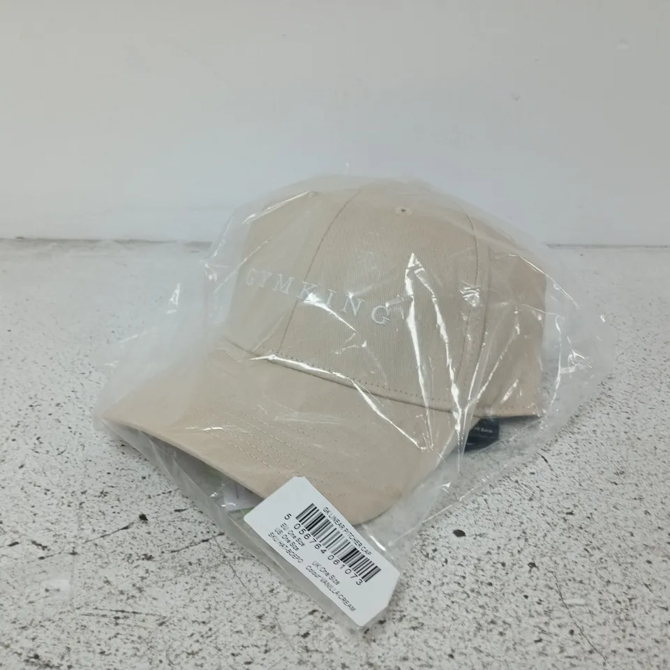 BOXED GYMKING LINEAR PITCHER CAP IN BEIGE - ONE SIZE