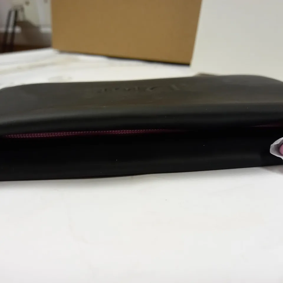 BOXED DIOR BLACK/PINK DETAILED POUCH