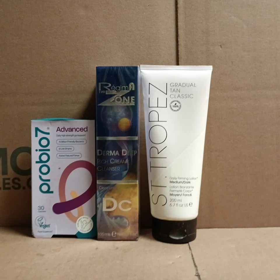 APPROXIMATELY 15 ASSORTED COSMETIC ITEMS TO INCLUDE ST. TROPEZ, PROBIO7, ETC - COLLECTION ONLY
