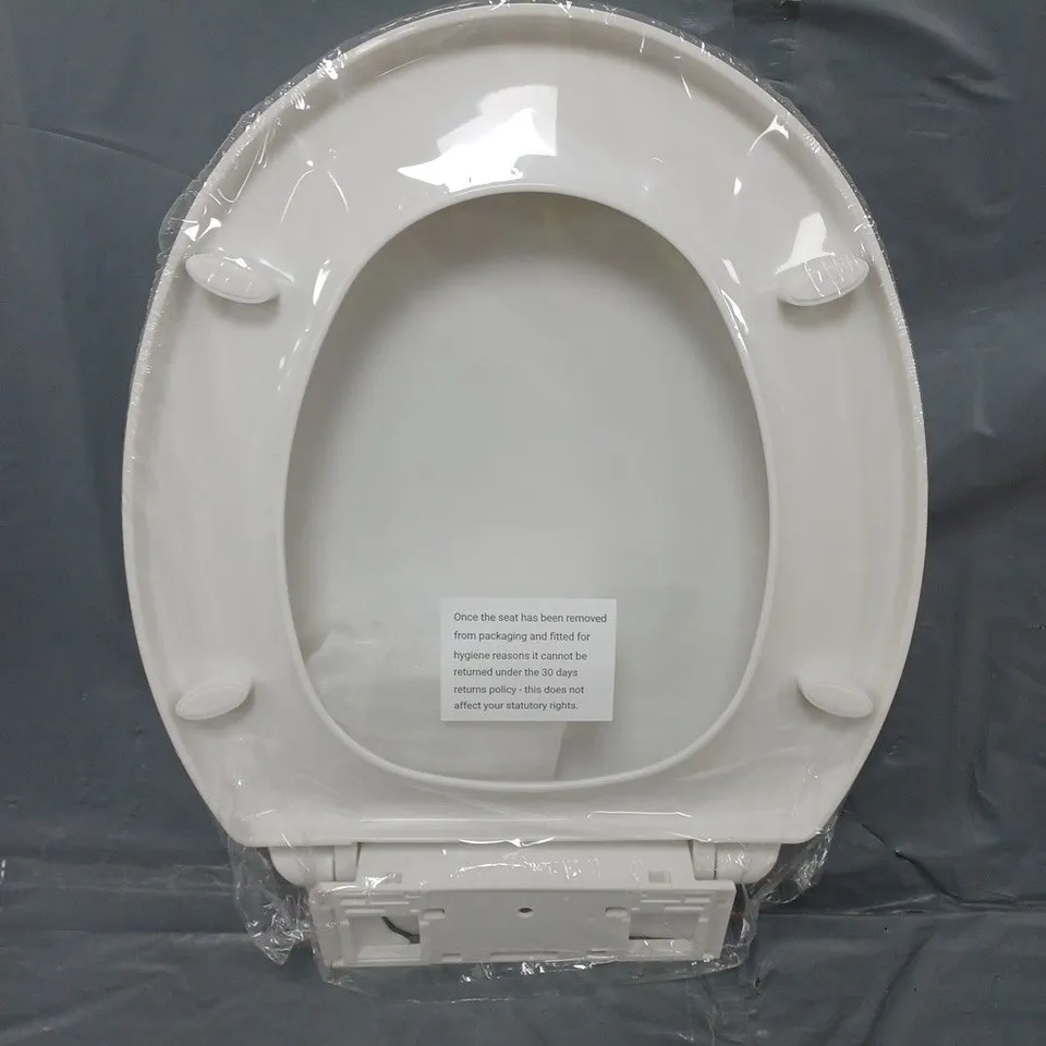 BOXED HOME ANTI BACTERIAL TOILET SEAT 