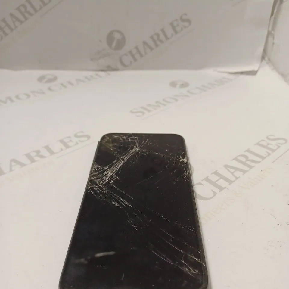 APPLE IPHONE BLACK