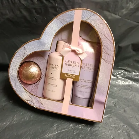 BAYLIS & HARDING KEEPSAKE HEART BOX