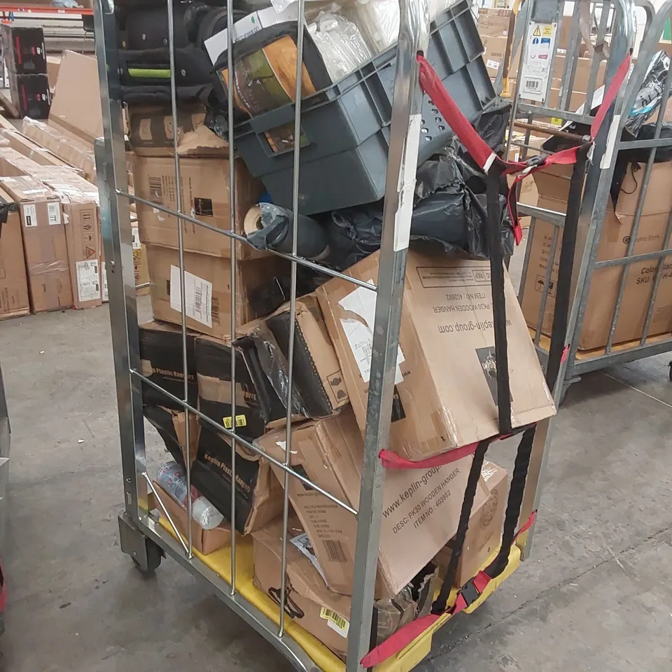 CAGE OF ASSORTED CONSUMER PRODUCTS/FURNITURE PARTS INCLUDING: CABLE REEL, ARTIFICIAL CHRISTMAS TREE, FAN HEATER ECT // CAGE NOT INCLUDED 