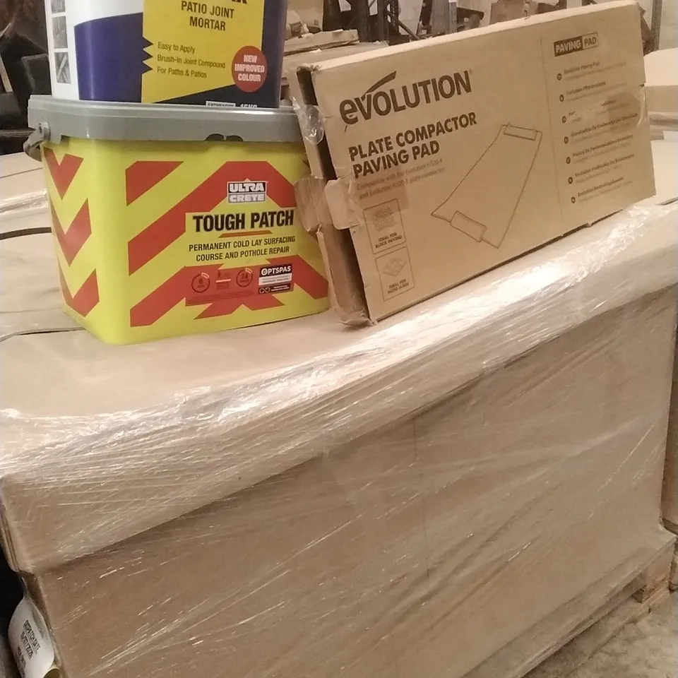 PALLET OF ASSORTED DIY, HOME IMPROVEMENT AND BUILDING PRODUCTS TO INCLUDE; EASY FIX PATIO JOINT MORTAR, PERMANENT POTHOLE REPAIR, PAVING PAD ETC