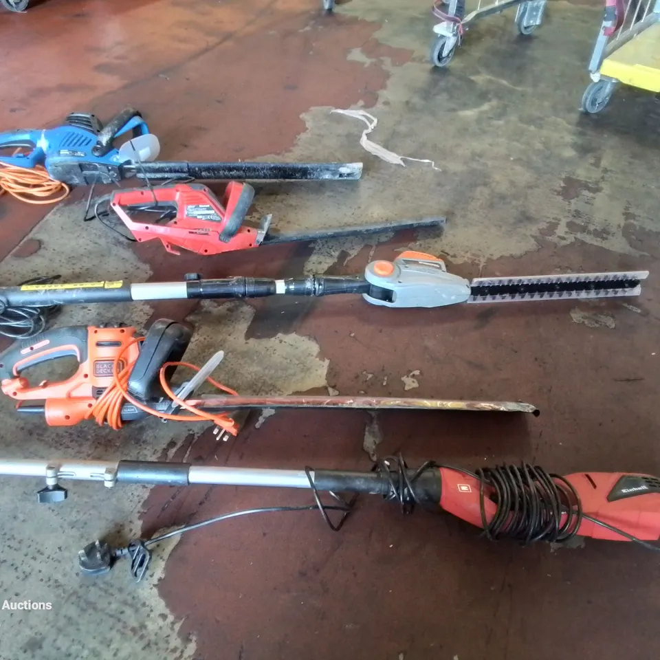 LOT CONTAINING APPROXIMATELY 5 MIXED CORDED GARDEN HEDGE TRIMMERS.