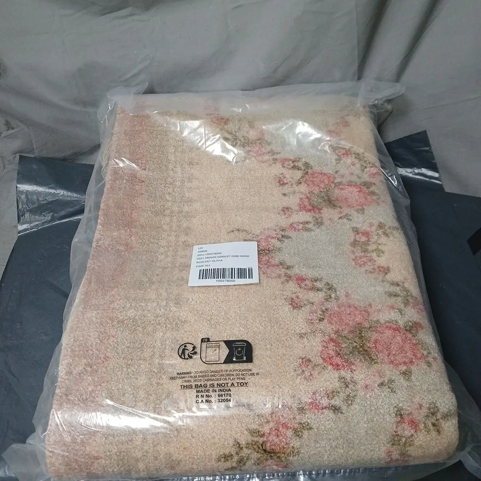 URBAN OUTFITTERS RUG 5 X 7 OLIVIA PINK