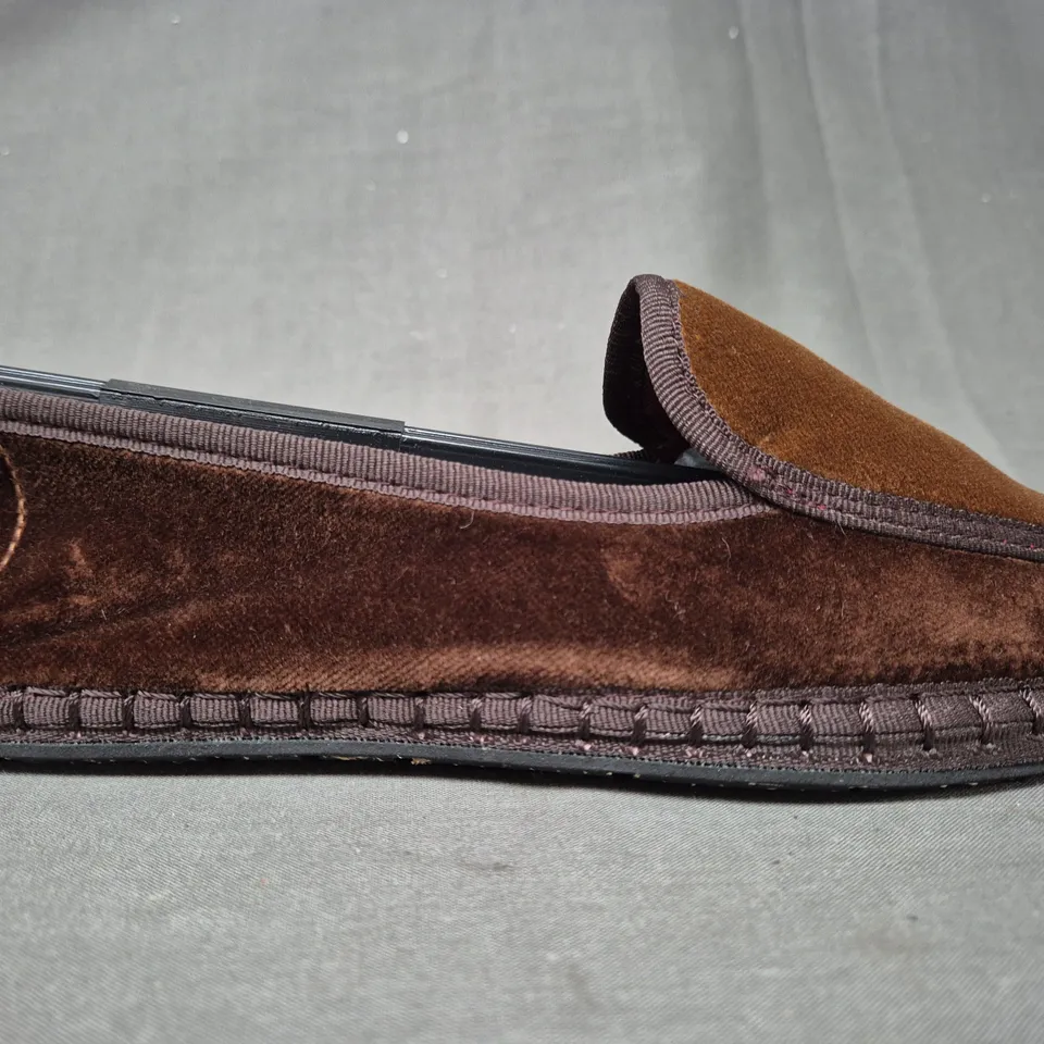 BOXED PAIR OF FLABELUS KATRINA FLAT SHOES IN BROWN EU SIZE 36