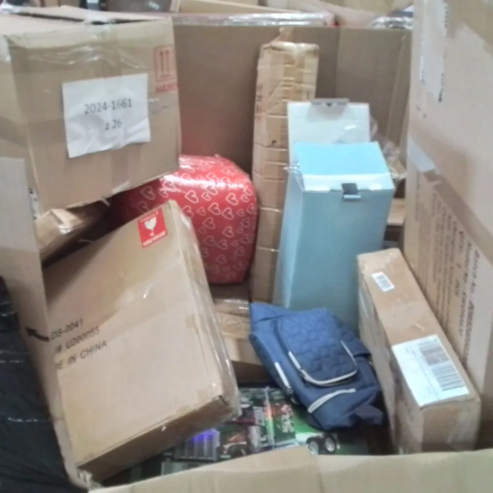 PALLET OF ASSORTED ITEMS TO INCLUDE: TRAINING BENCH, SHELVING RACK, COFFEE TABLE, HOLYWOOD MIRROR ECT