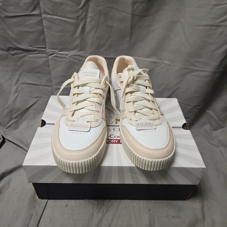 BOXED SKECHERS COURT CLASSICS WOMEN'S SNEAKERS UK 6.5 (US 9.5) – WHITE/PINK
