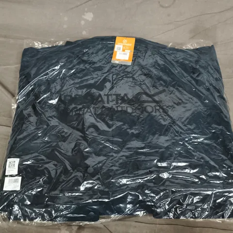 BAGGED REGATTA YANNTA IN NAVY - UK 14