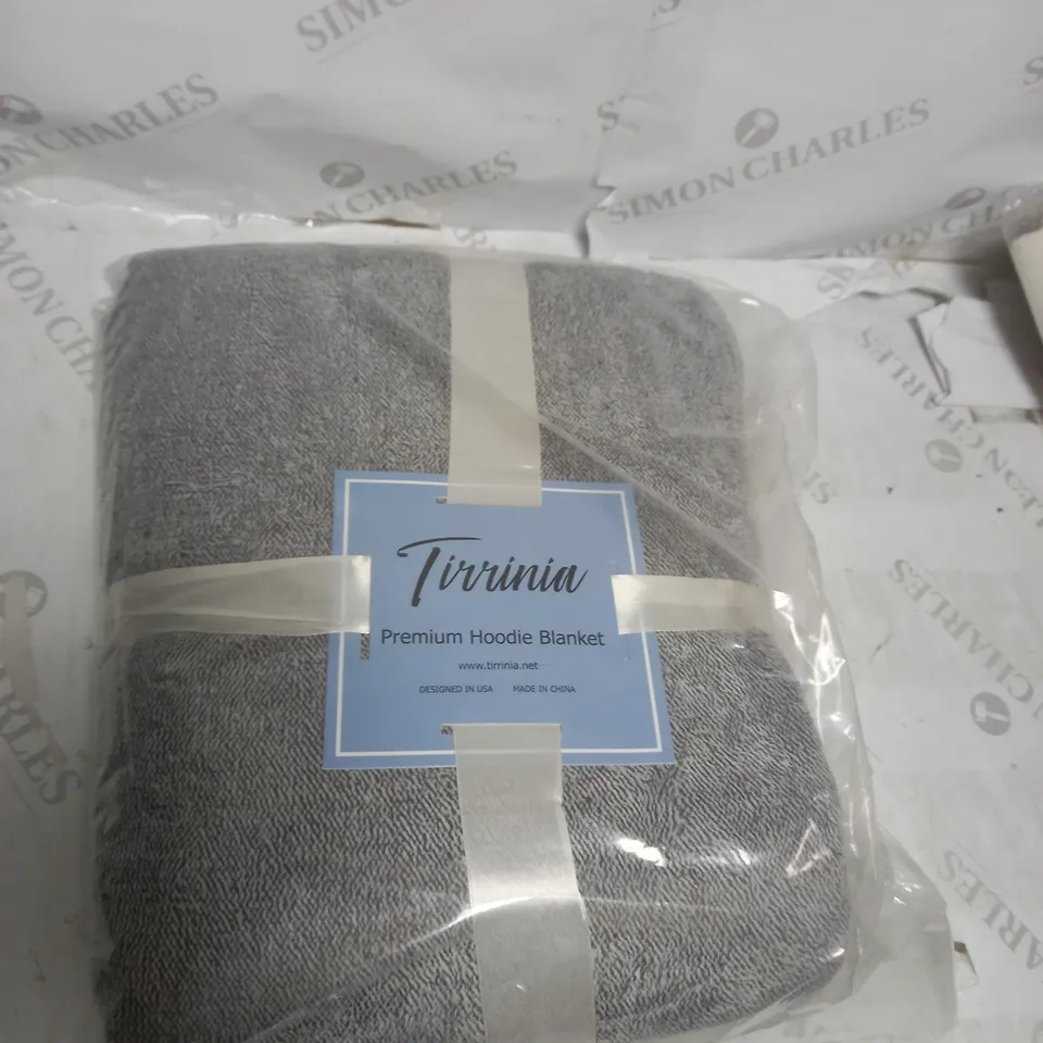 TIRRINIA PREMIUM HOODIE BLANKET