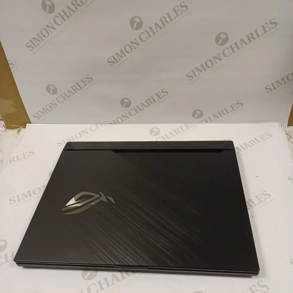 ASUS ROG STRIX G512LV FULL HD 144 HZ 15.6 INCH GAMING LAPTOP