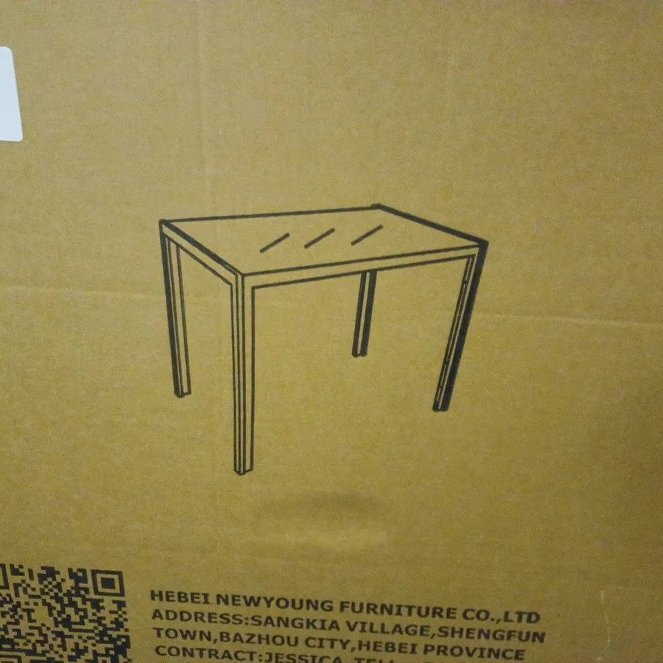 UNBRANDED DINING TABLE - COLLECTION ONLY
