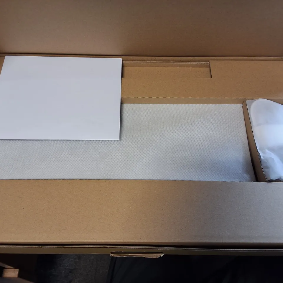 SAMSUNG GALAXY CHROMEBOOK GO INTEL CELERON LAPTOP IN SILVER - XE340XDA