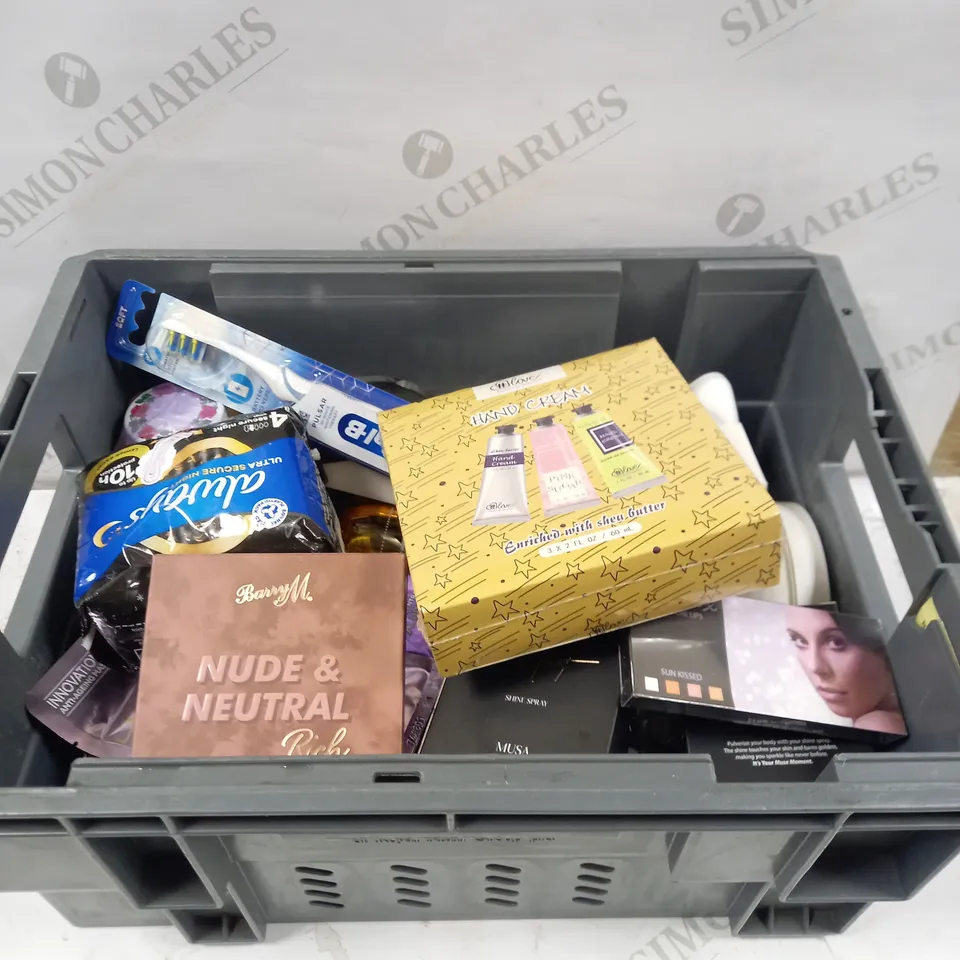 LOT TO CONTAIN APPROXIMATELY 25 ASSORTED WOMENS BEAUTY AND HEALTHCARE PRODUCTS, INCLUDES MAKEUP, HAND CREAMS, TOOTH BRUSH 
