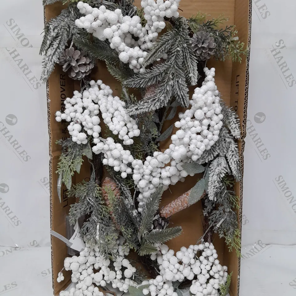 BOXED 6FT WHITE BERRY PRE-LIT GARLAND  RRP £24.99