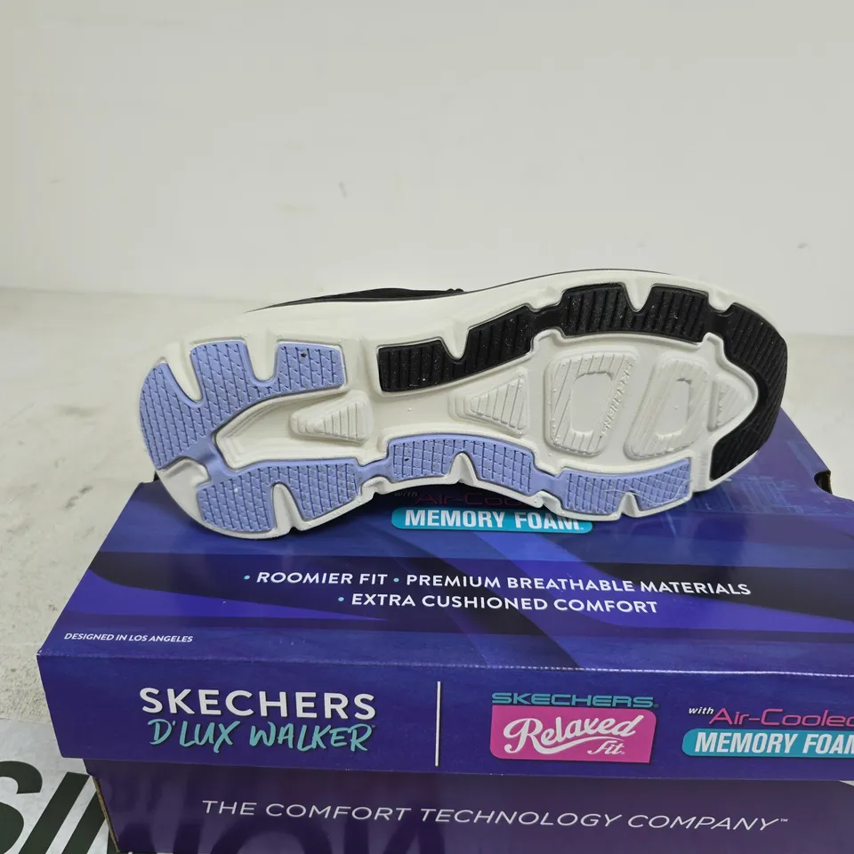 SKECHERS D'LUXE WALKER TRAINER SIZE 6 BOXED