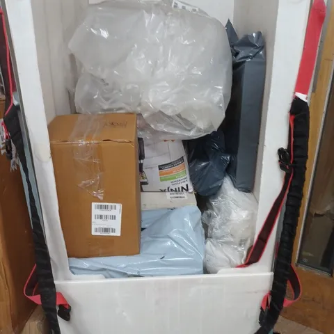 CAGE OF APPROXIMATELY 9 ASSORTED BROKEN ITEMS TO INCLUDE - BEDSIDE DRAWERS, INDUCTION HOB AND A LAUNDRY BASKET ETC. COLLECTION ONLY