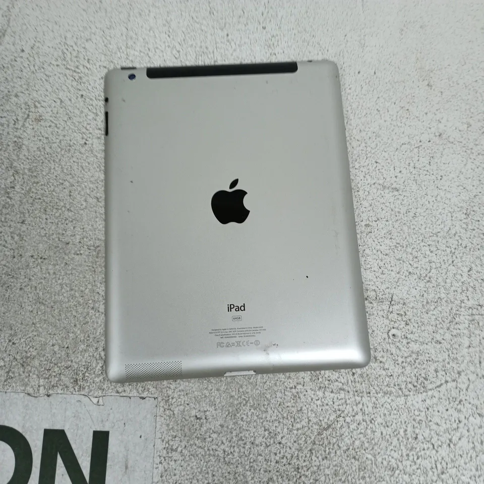 APPLE IPAD – SILVER BACK