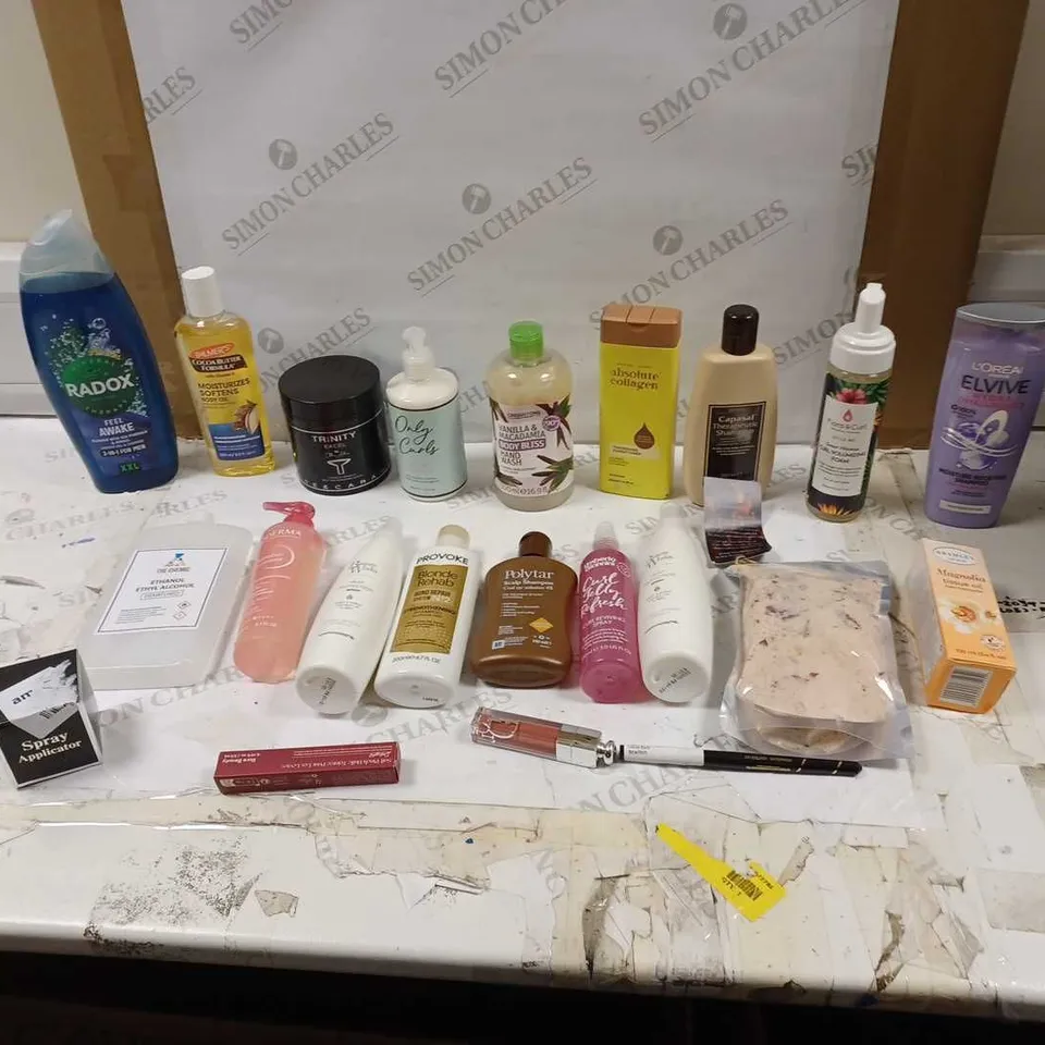 LOT OF APPROXIMATELY 20 HEALTH AND BEAUTY ITEMS TO INCLUDE BRAMLEY MAGNOLIA TISSUE OIL, RADOX FEEL AWAKE, AND POLYTAR SCALP SHAMPOO ETC. 