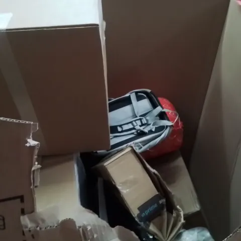 PALLET OF ASSORTED HOUSEHOLD GOODS AND PRODUCTS TO INCLUDE;BACKPACK,BEDSIDE TABLE