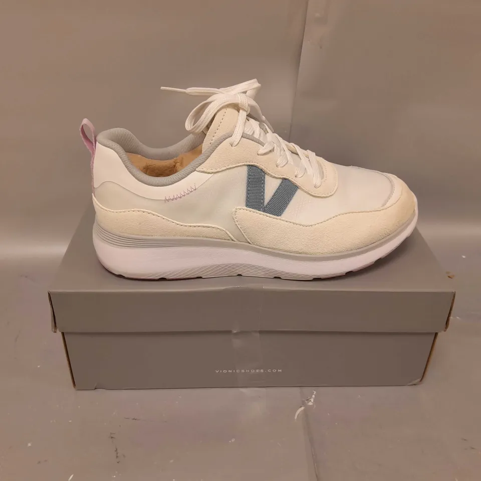  BOXED VIONIC DESIGNER TRAINERS - WHITE - UK SIZE 7