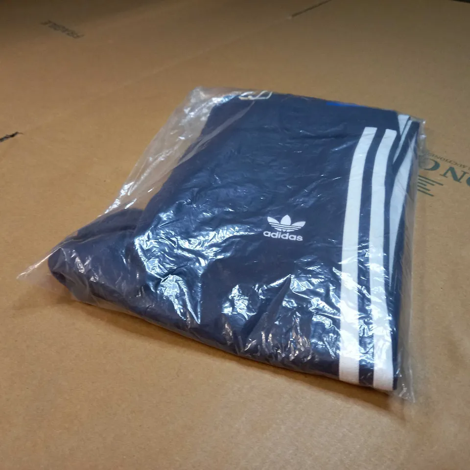 PACKAGED ADIDAS NAVY/WHITE STRIPED FITNESS LEGGINGS - SIZE 12