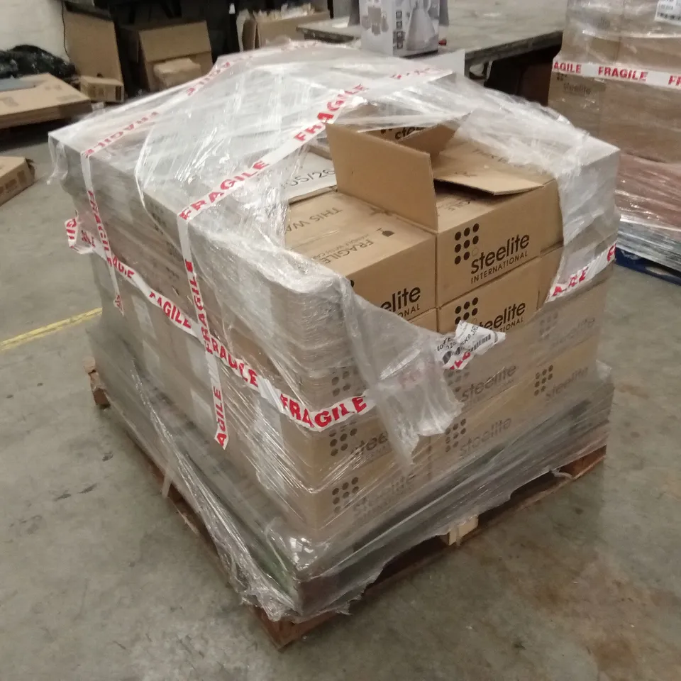 PALLET TO CONTAIN APPROX 48 BOXES OF STEELITE F&B GREEN CHECK/RED RIM PLATES, 25.5cm // APPROX 12 PLATES PER BOX