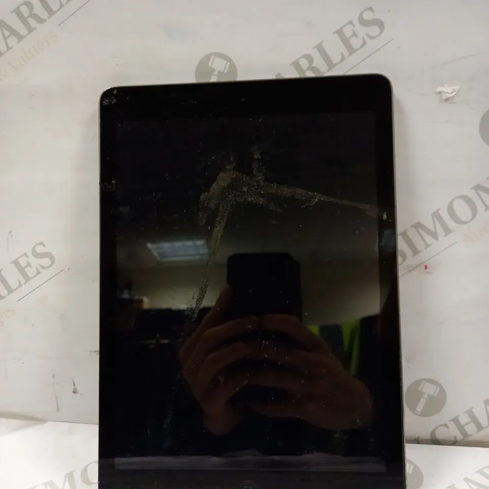 APPLE A1474 IPAD AIR 