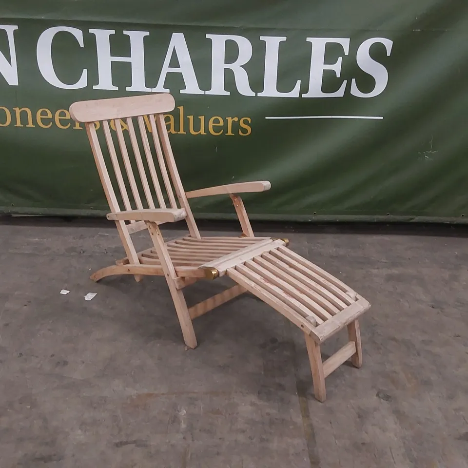 TODDINGTON TEAK STEAMER CHAIR