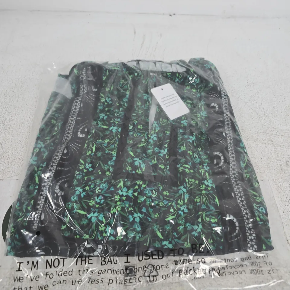 APPROXIMATELY 25 JD WILLIAMS PREMIUM LACE BLOUSES - 16