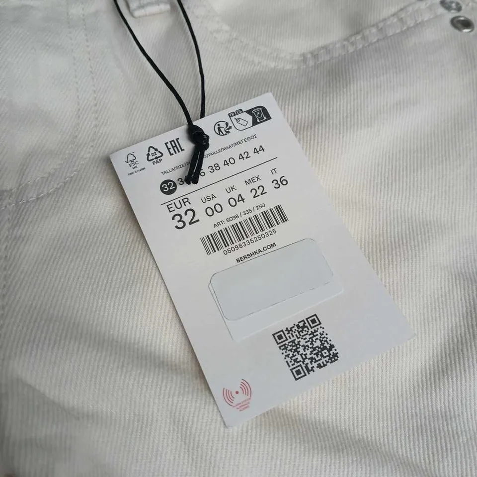 BERSHKA WOMEN'S WHITE DENIM PANTS WITH EYELET SIDE TRIM, SIZE 32