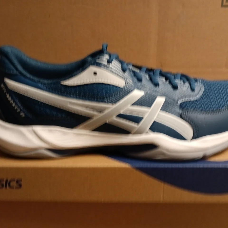 BOXED PAIR OF ASICS GEL-ROCKET 12 RUNNING TRAINERS - UK SIZE 10