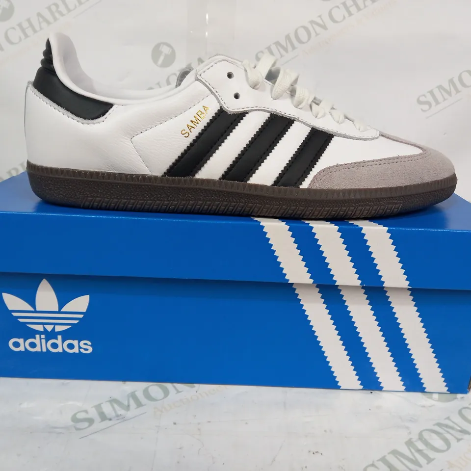 BOXED PAIR OF ADIDAS SAMBA OG SHOES IN WHITE/BLACK UK SIZE 7