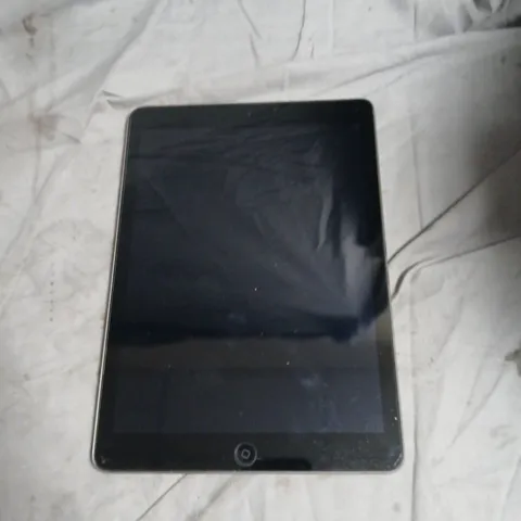 APPLE IPAD AIR (1ST GEN)  TABLET – SPACE GREY