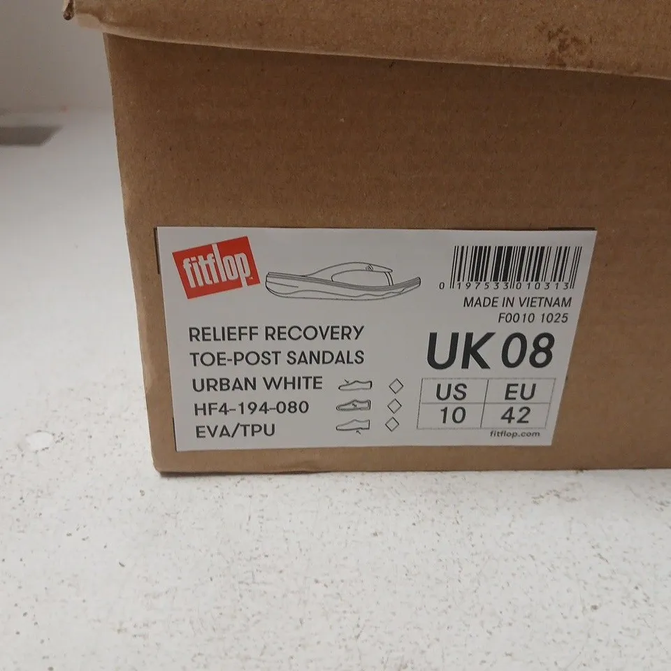 FITFLOP RELIEFF RECOVERY TOE-POST SANDALS – URBAN WHITE, UK 8 (EU 42, US 10)