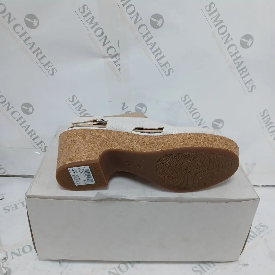 CLARKS OPEN TOE WEDGE SANDALS SIZE 8