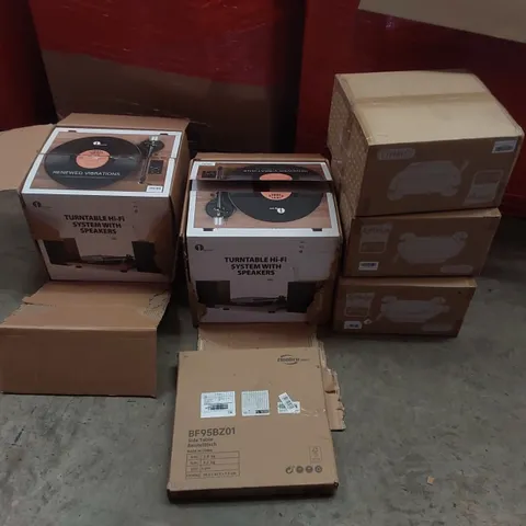 PALLET OF ASSORTED ITEMS INCLUDING: TURNTABLE HI-FI SYSTEMS WITH SPEAKERS, KIDS BOOSTER SEATS, SIDE TABLE ECT