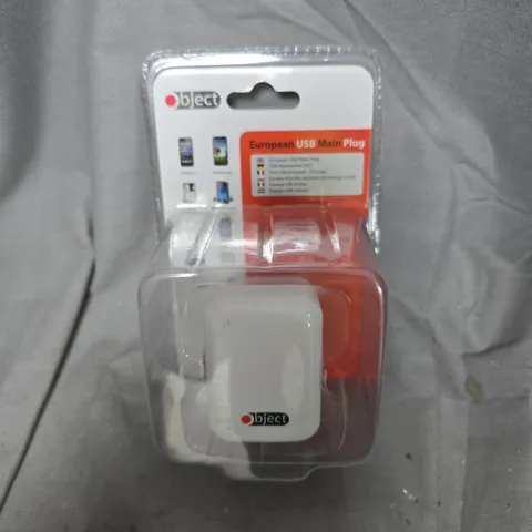 APPROXIMATELY 50 OBJECT EUROPEAN USB MAIN PLUGS 