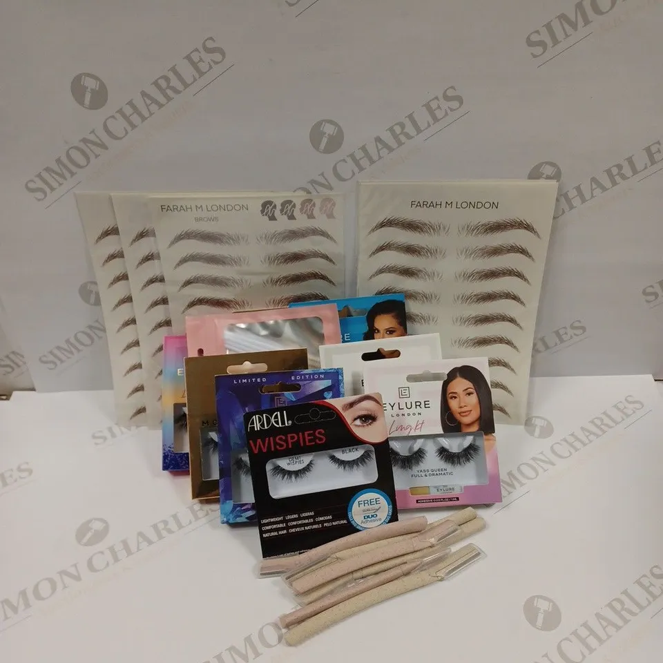 APPROXIMATELY 20 ASSORTED EYELASH AND EYEBROW PRODUCTS TO INCLUDE EYEBROW RAZORS, EYLURE LONDON FALSE LASHES, FARAH M LONDON BROWS ETC. 