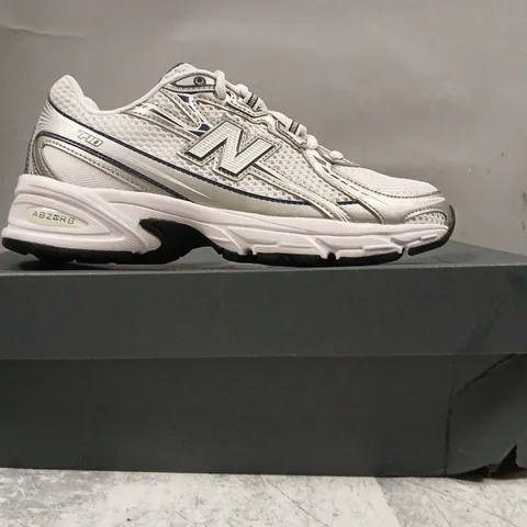 BOXED PAIR OF NEW BALANCE 740 TRAINERS IN WHITE/SILVER/BLACK SIZE UK 5