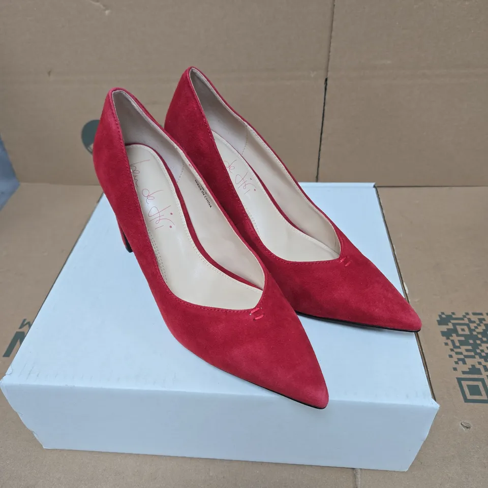 RED SUEDE POINTED-TOE PUMPS WITH BLOCK HEEL – WOMEN'S FOOTWEAR UK 5 BOXED