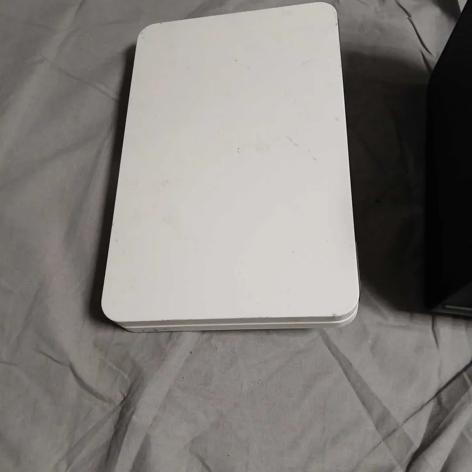 BOX OF ASSORTED ELECTRICAL ITEMS INCLUDING EERO MESH WI‑FI ROUTER SYSTEM – BLACK TOWER UNIT + WHITE CUBE