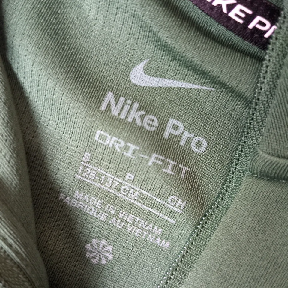 NIKE PRO KIDS RUNNING QUARTER ZIP IN GREEN - SMALL