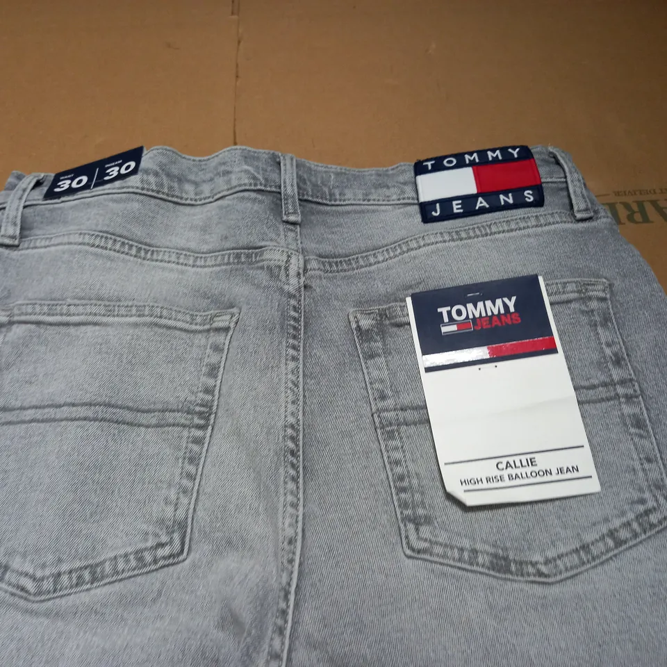 TOMMY JEANS CALLIE HIGH RISE BALLOON JEANS - 30X30