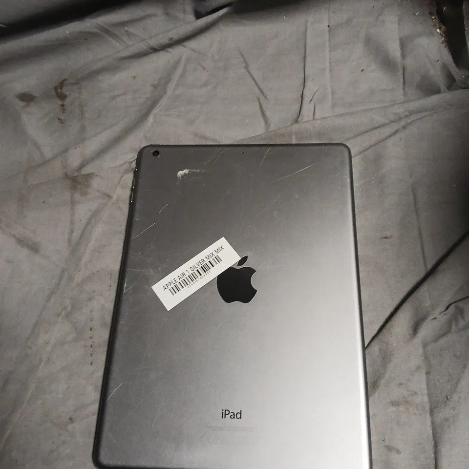 APPLE IPAD – SILVER 