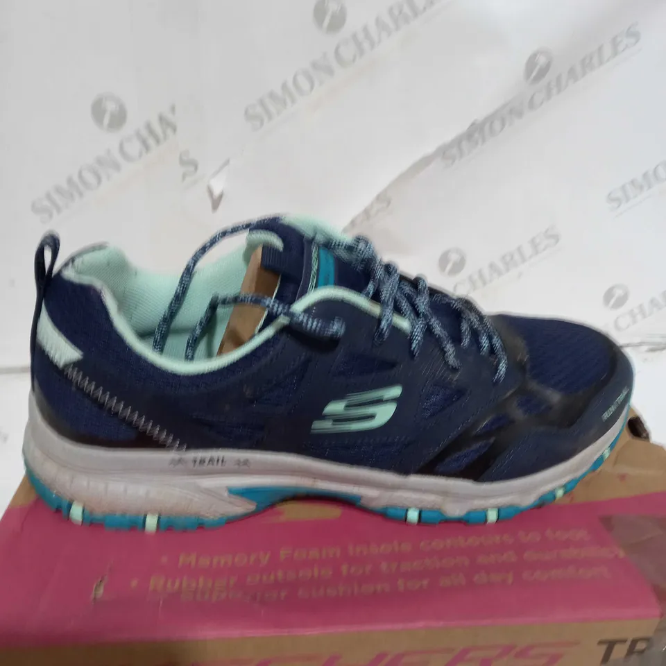 BOXED SKECHERS PURE ESCAPE TRAINERS, NAVY TURQUOISE - SIZE 8