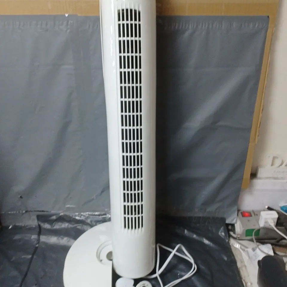 BOXED DAEWOO 32-INCH TOWER FAN WITH OSCILLATION