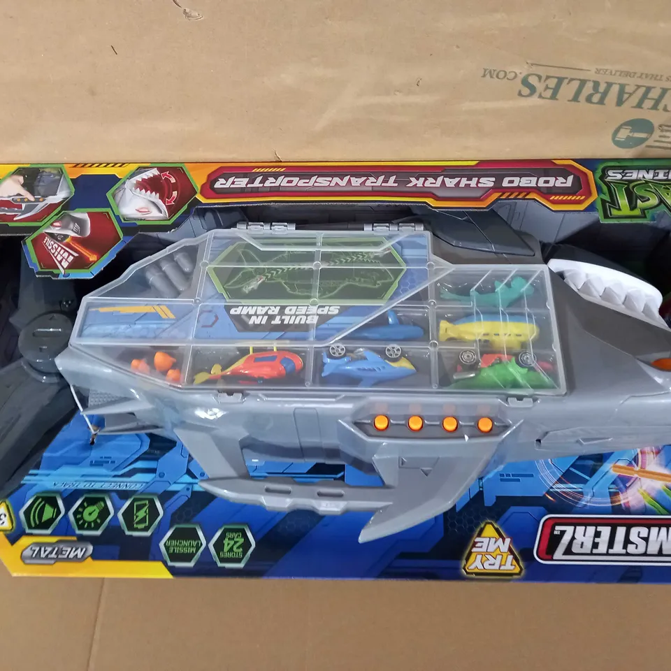 ROBO SHARK TRANSPORTER RRP £32.99