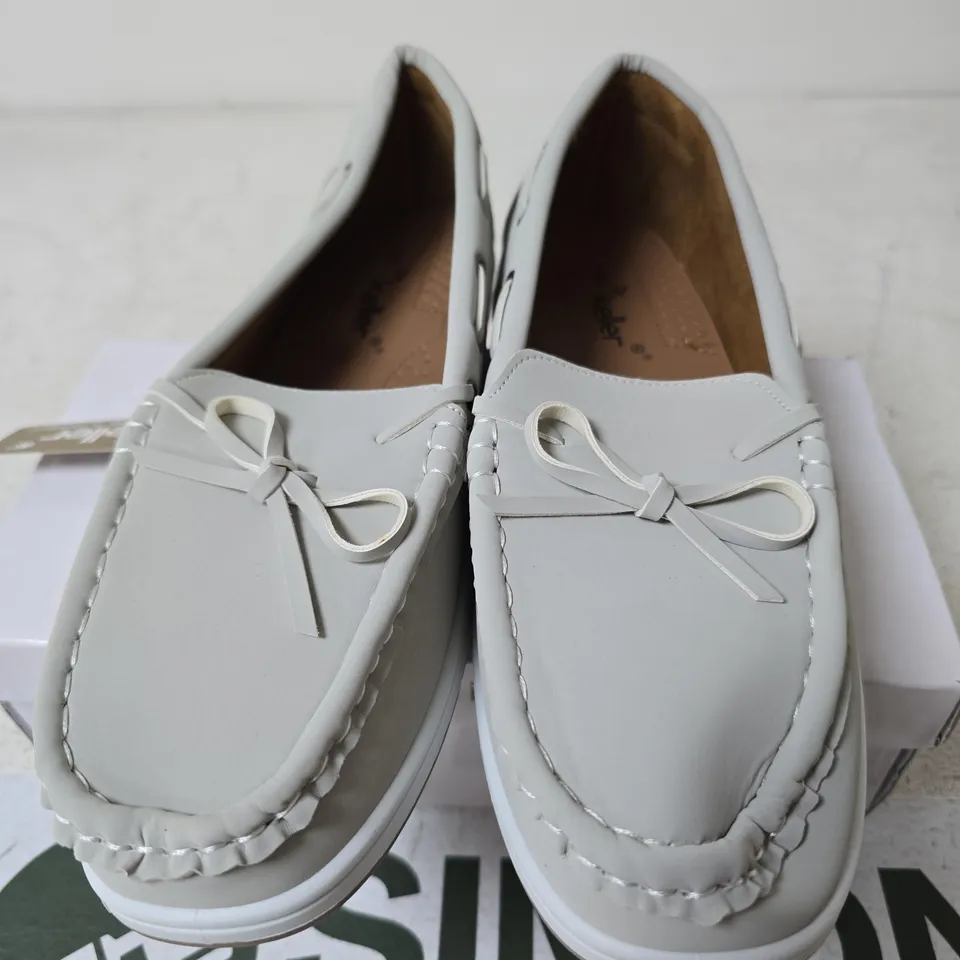 BOXED DR KELLER LADIES COMFORT CASUAL SHOES, GREY - SIZE 8